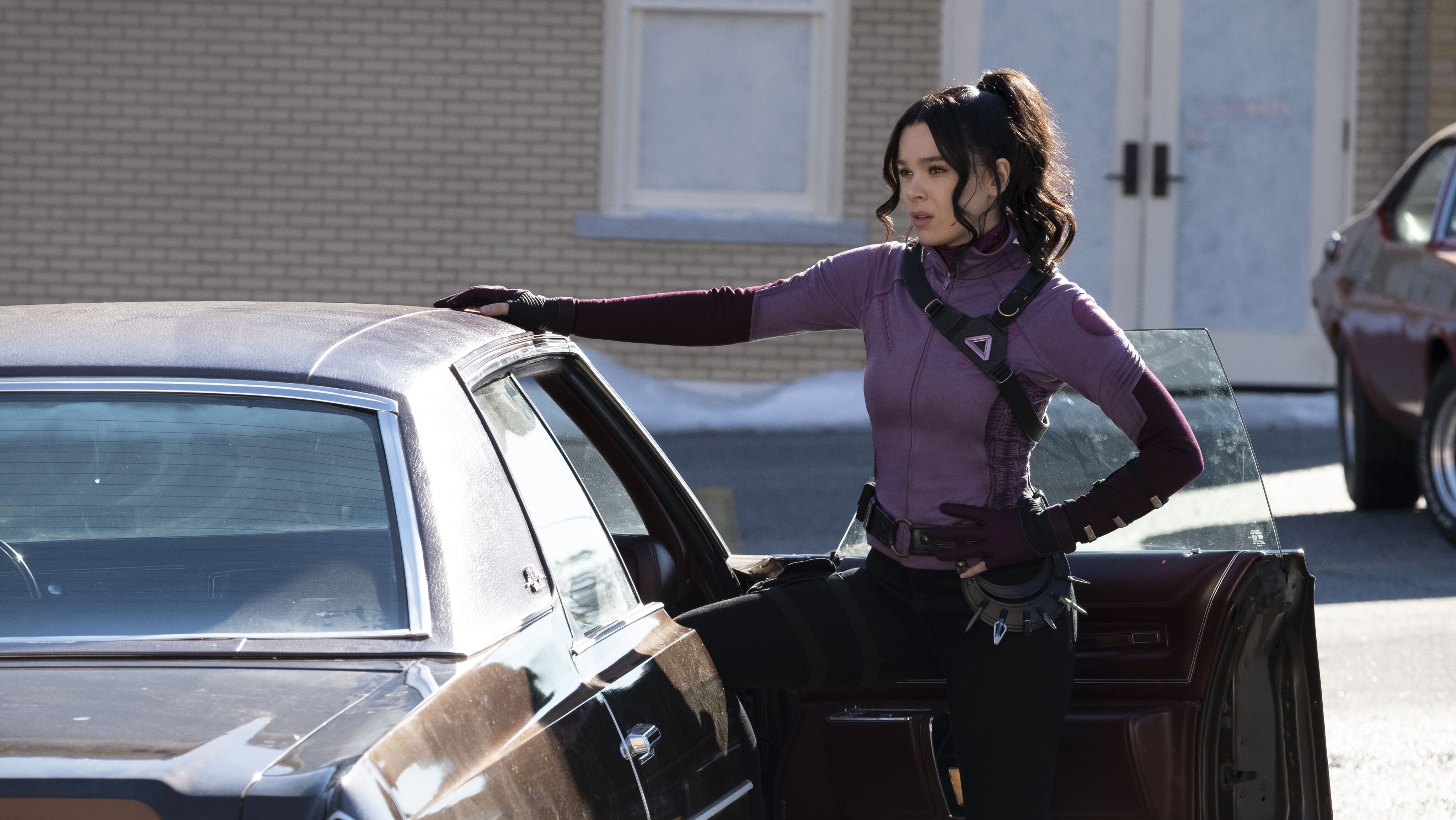 Hailee Steinfeld as Kate Bishop in Marvel Studios' HAWKEYE. Photo by Chuck Zlotnick. ©Marvel Studios 2021. All Rights Reserved.
