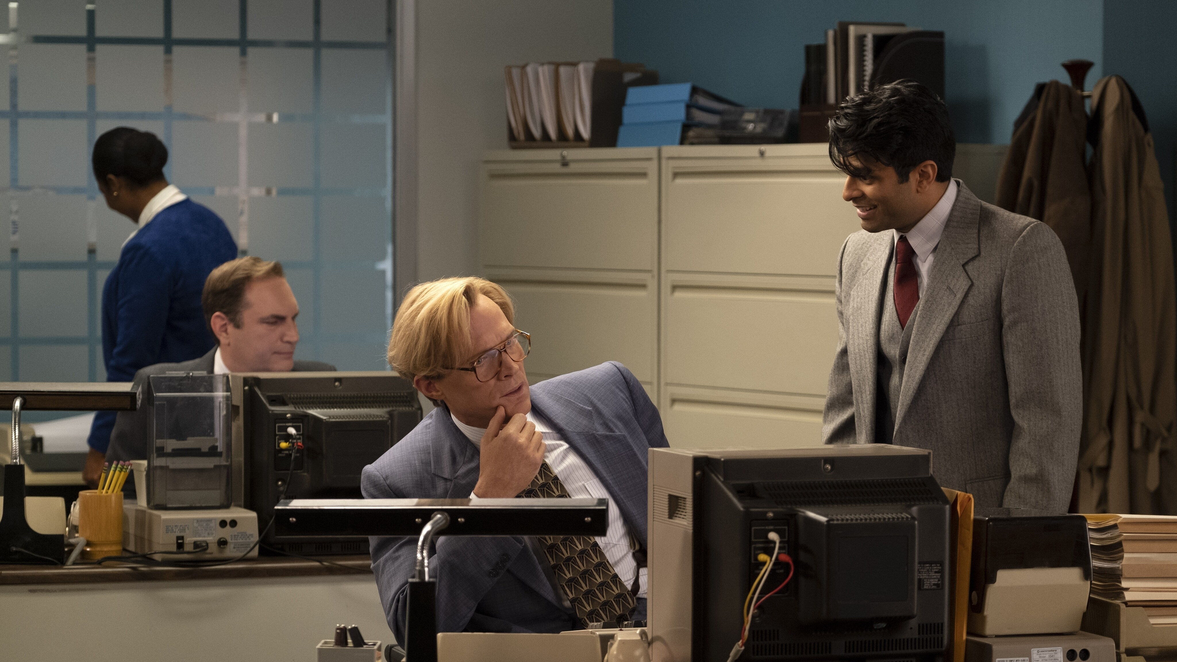 Paul Bettany as Vision and Asif Ali as Norm in Marvel Studios' WANDAVISION exclusively on Disney+. Photo by Chuck Zlotnick. ©Marvel Studios 2021. All Rights Reserved.
