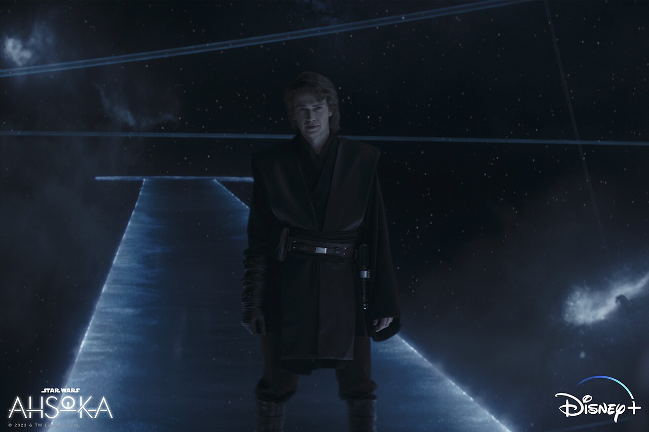 Anakin Sykwalker looks at Ahsoka