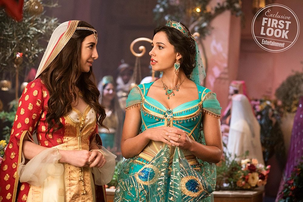 Nasim Pedrad as Dalia and Naomi Scott as Jasmine in Aladdin