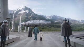 A ship arrives at the Aldera spaceport