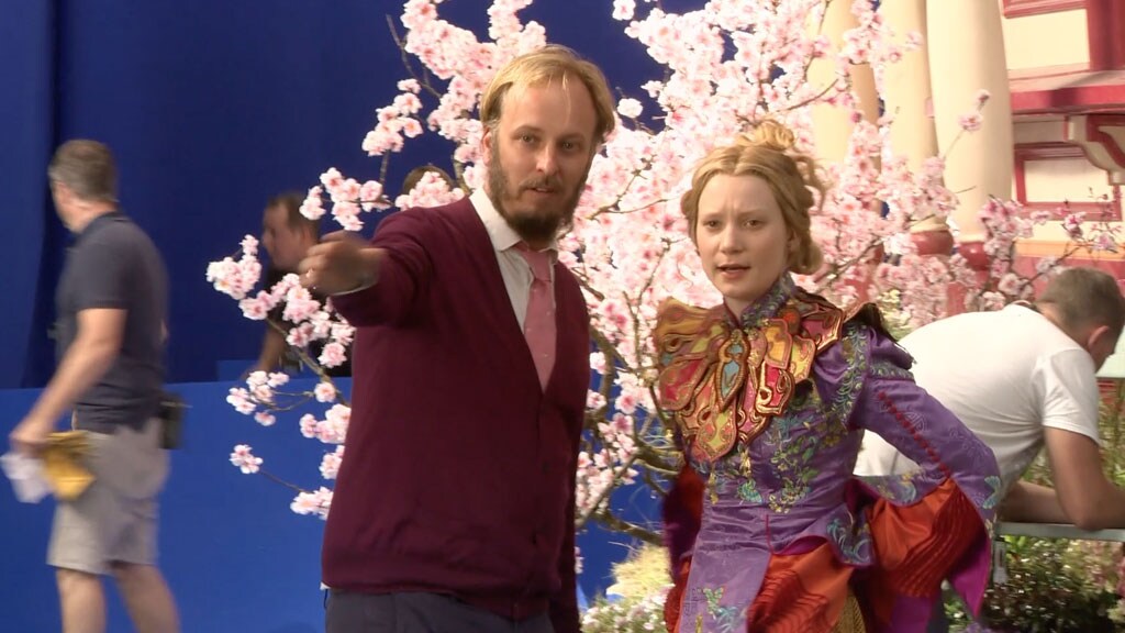 คลิป Lewis Caroll Featurette จากภาพยนตร์ Alice Through The Looking Glass