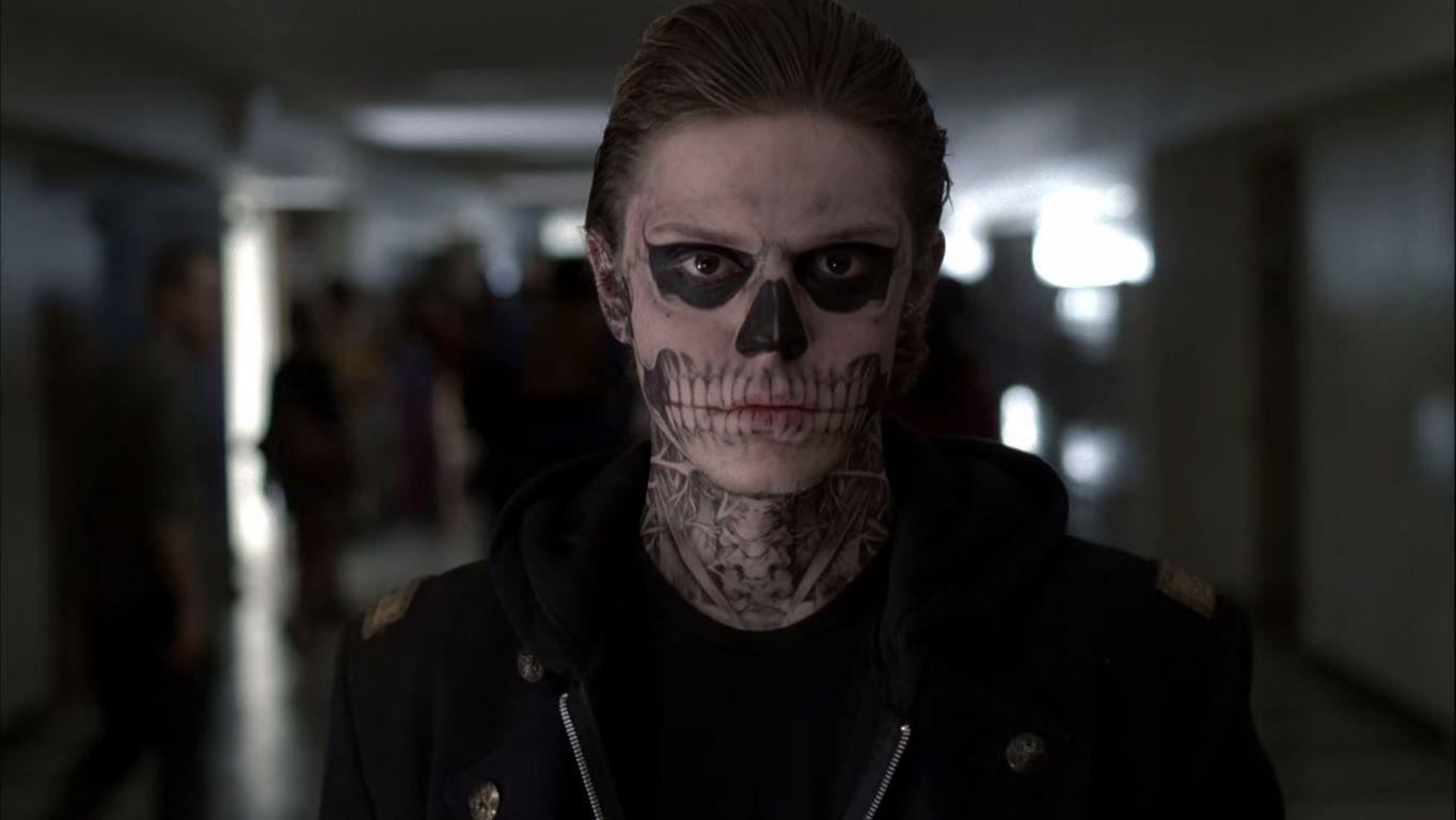 American Horror Story Even Peters