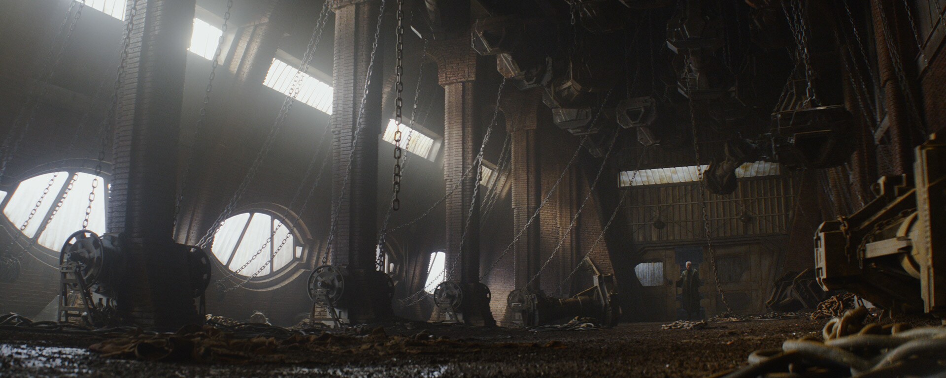 assian Andor (Diego Luna) first meets a mysterious buyer, Luthen Rael (Stellan Skarsgård).