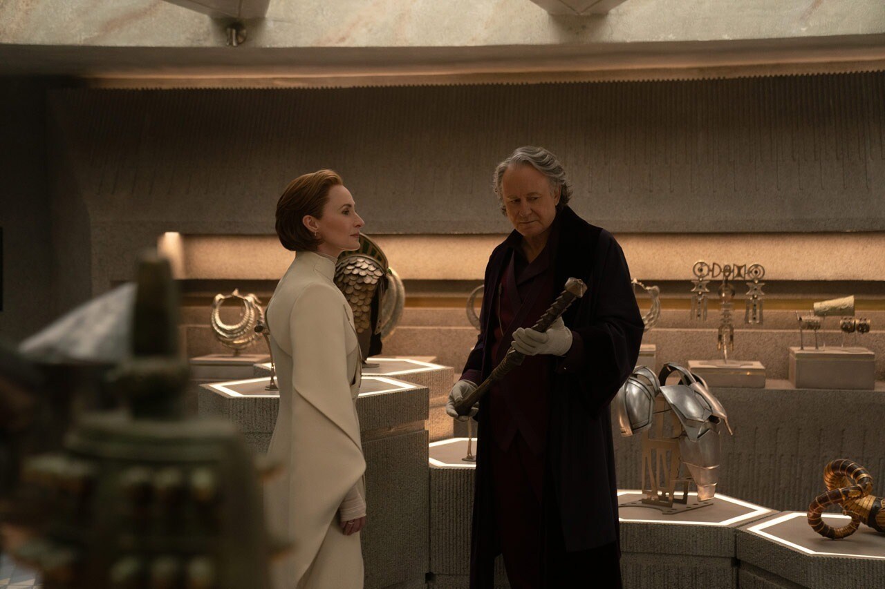 Mon Mothma and Luthen Rael talking in his shop