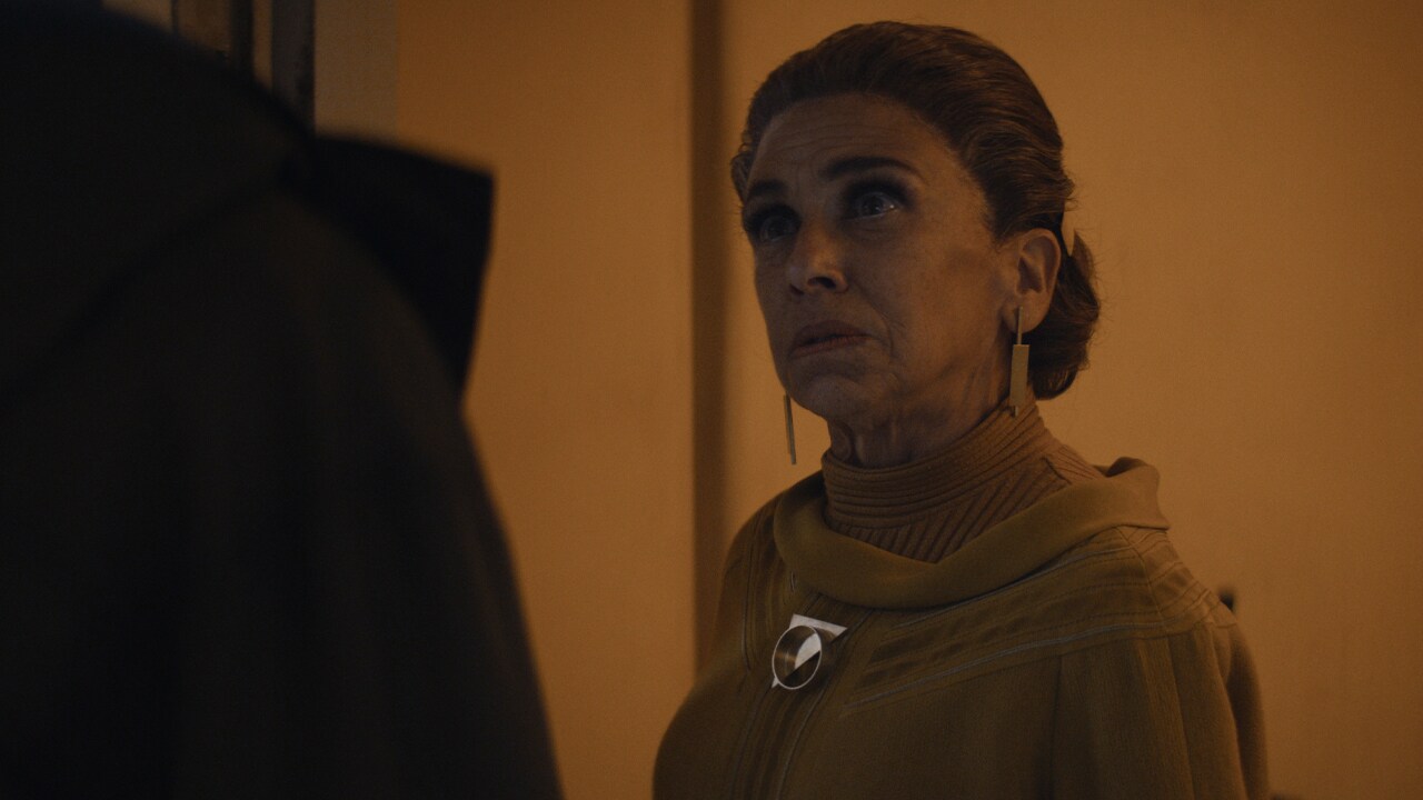Kathryn Hunter as Eedy Karn