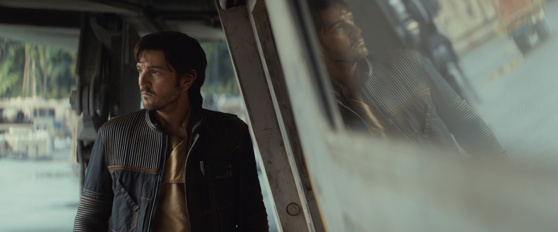 Cassian next to his U-wing.
