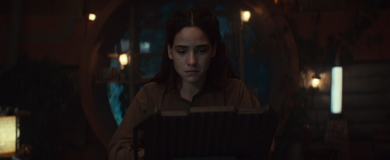 Bix leaves a message for Cassian.