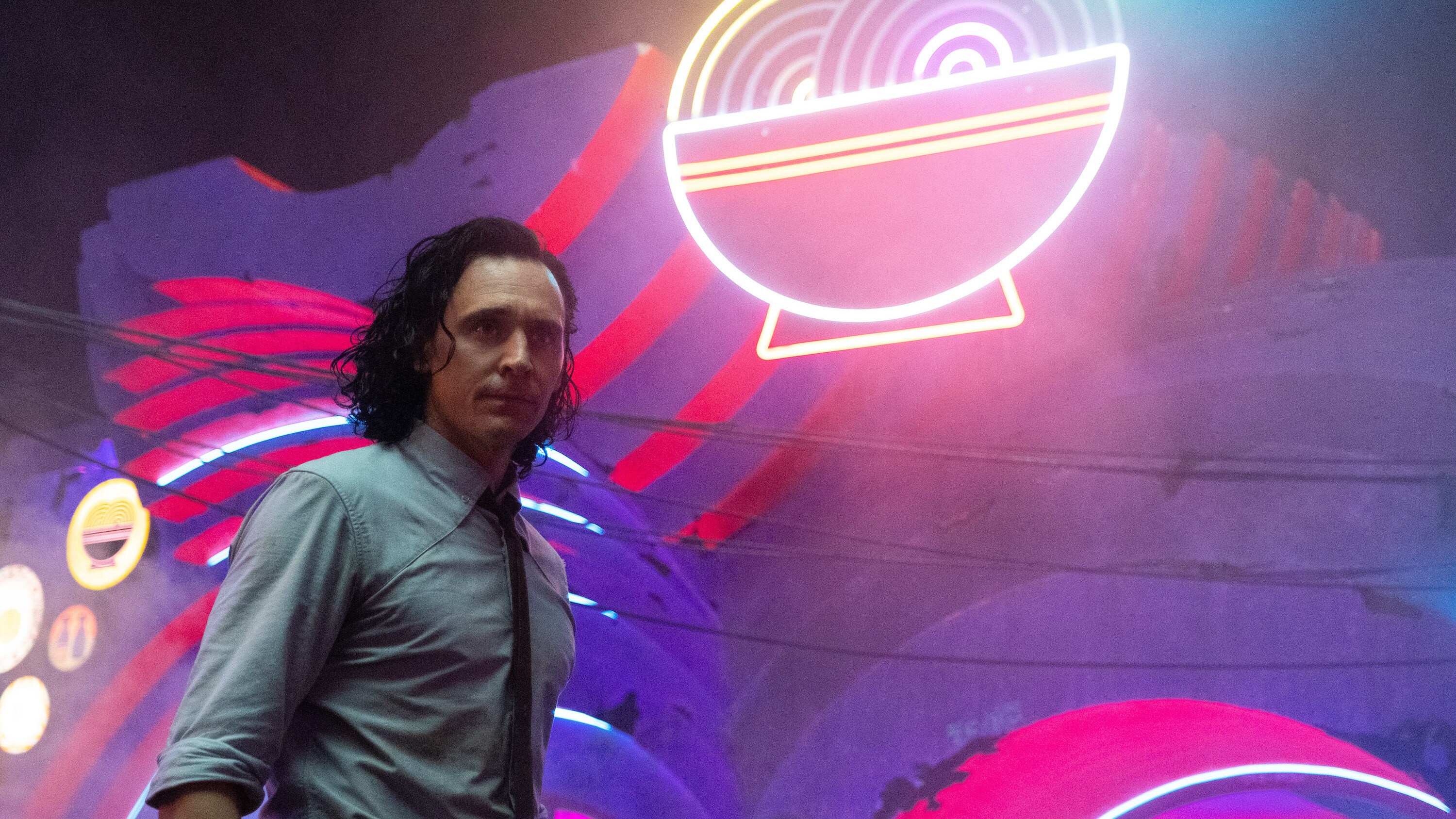 Loki (Tom Hiddleston) in Marvel Studios' LOKI, exclusively on Disney+. Photo by Chuck Zlotnick. ©Marvel Studios 2021. All Rights Reserved.