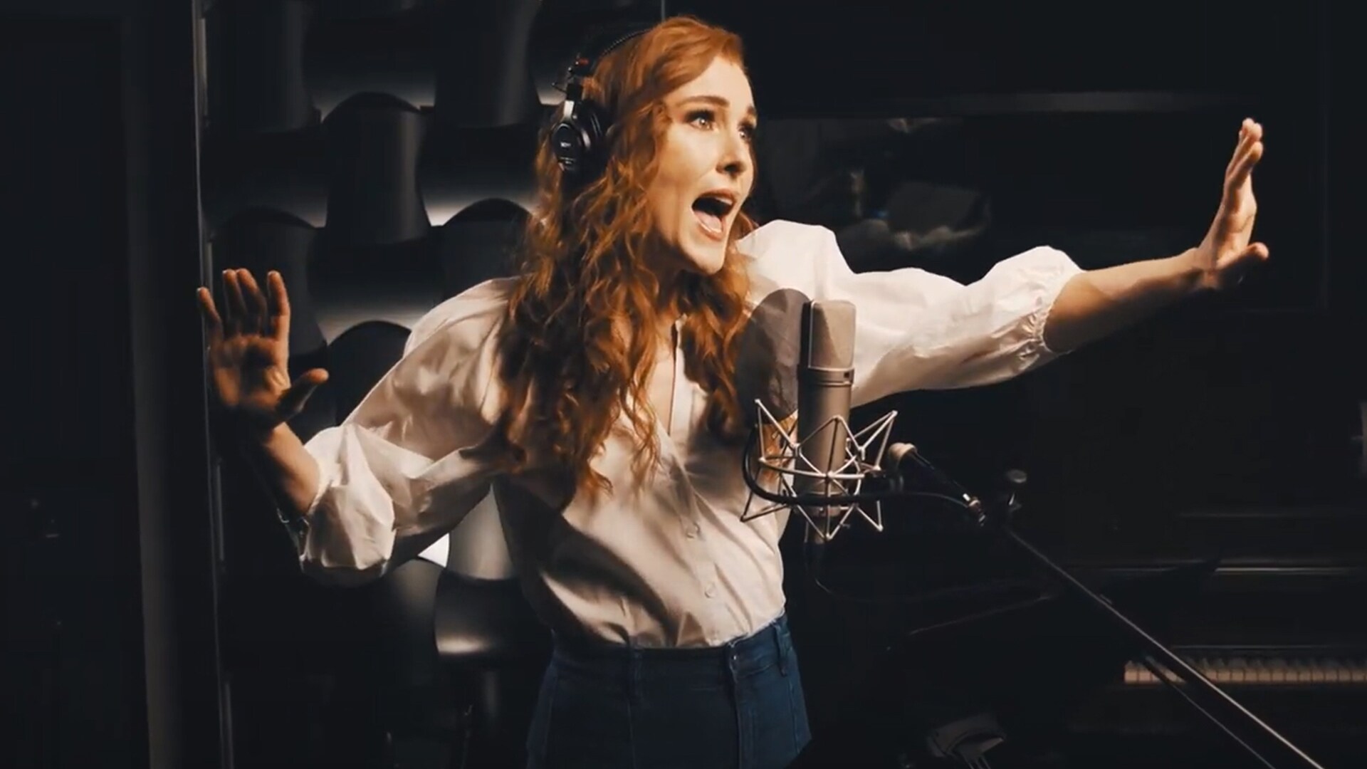 Jemma Rix from the Australian cast of Frozen the Musical performs "Let It Go" in studio