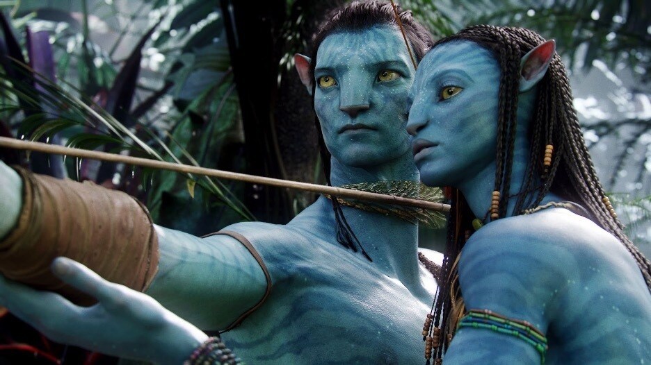 Neytiri teaches Jake Sully how to shoot an arrow in Avatar.