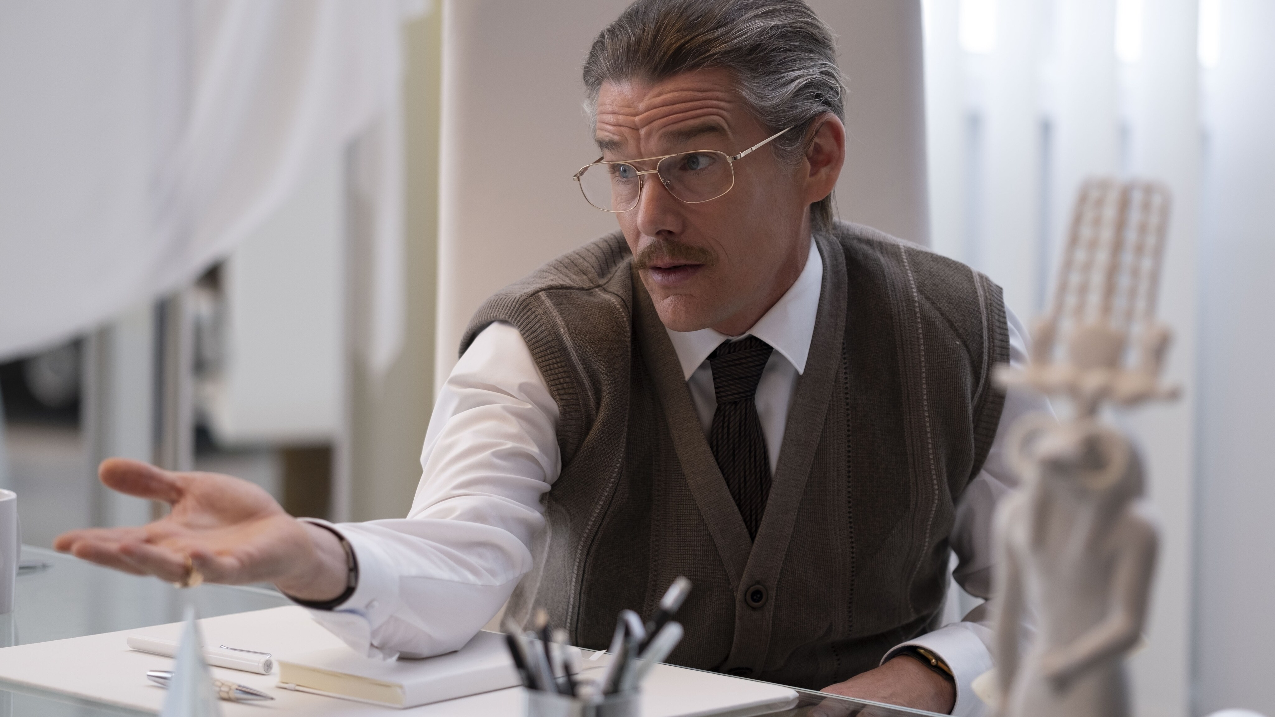 Ethan Hawke as Arthur Harrow in Marvel Studios' MOON KNIGHT, exclusively on Disney+. Photo by Gabor Kotschy. ©Marvel Studios 2022. All Rights Reserved.