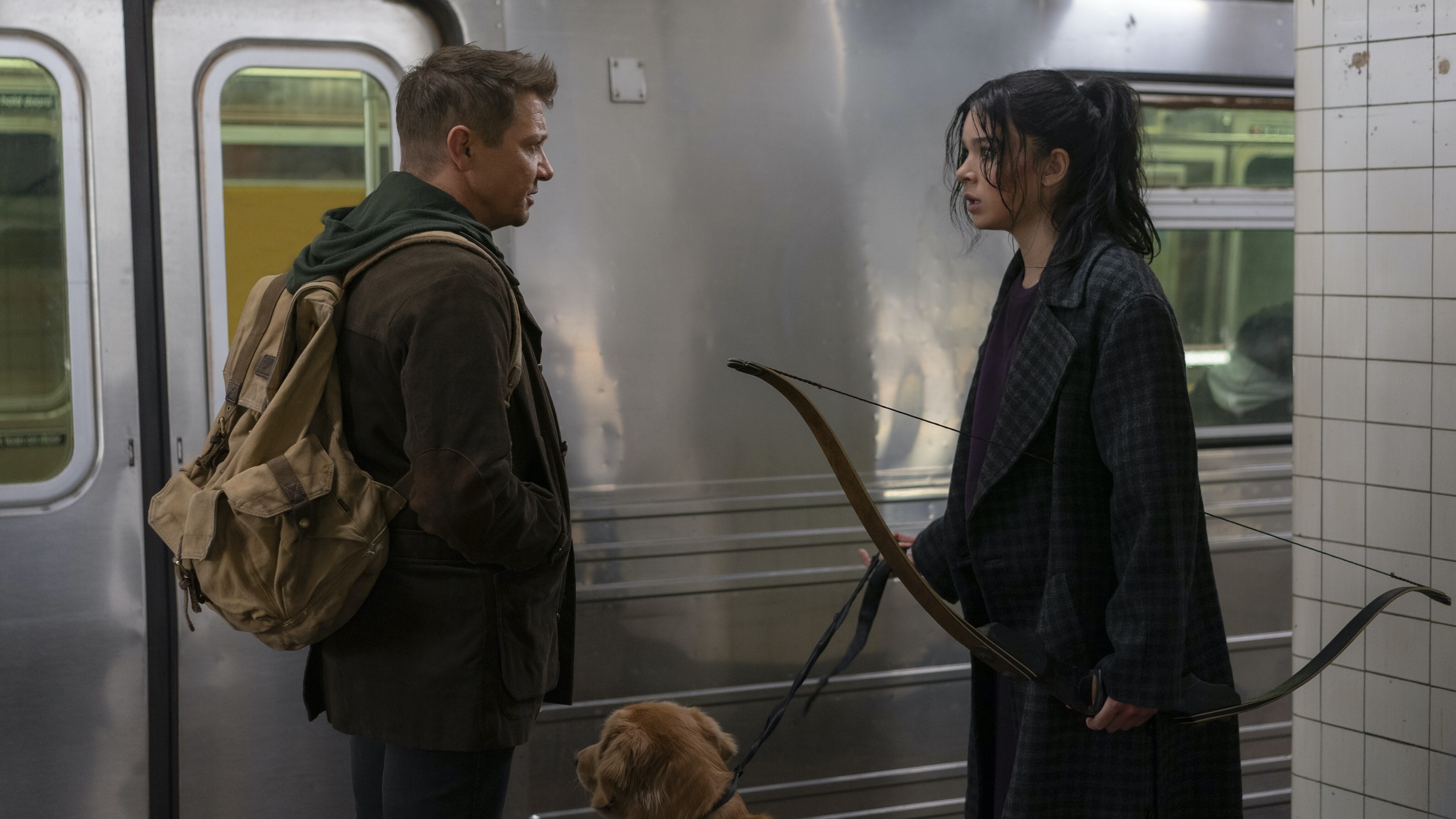 (L-R): Hawkeye/Clint Barton (Jeremy Renner) and Kate Bishop (Hailee Steinfeld) in Marvel Studios' LOKI, exclusively on Disney+. Photo by Mary Cybulski. ©Marvel Studios 2021. All Rights Reserved. 