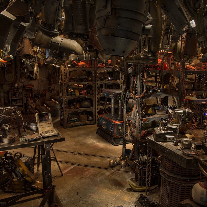 Babu Frik’s workshop