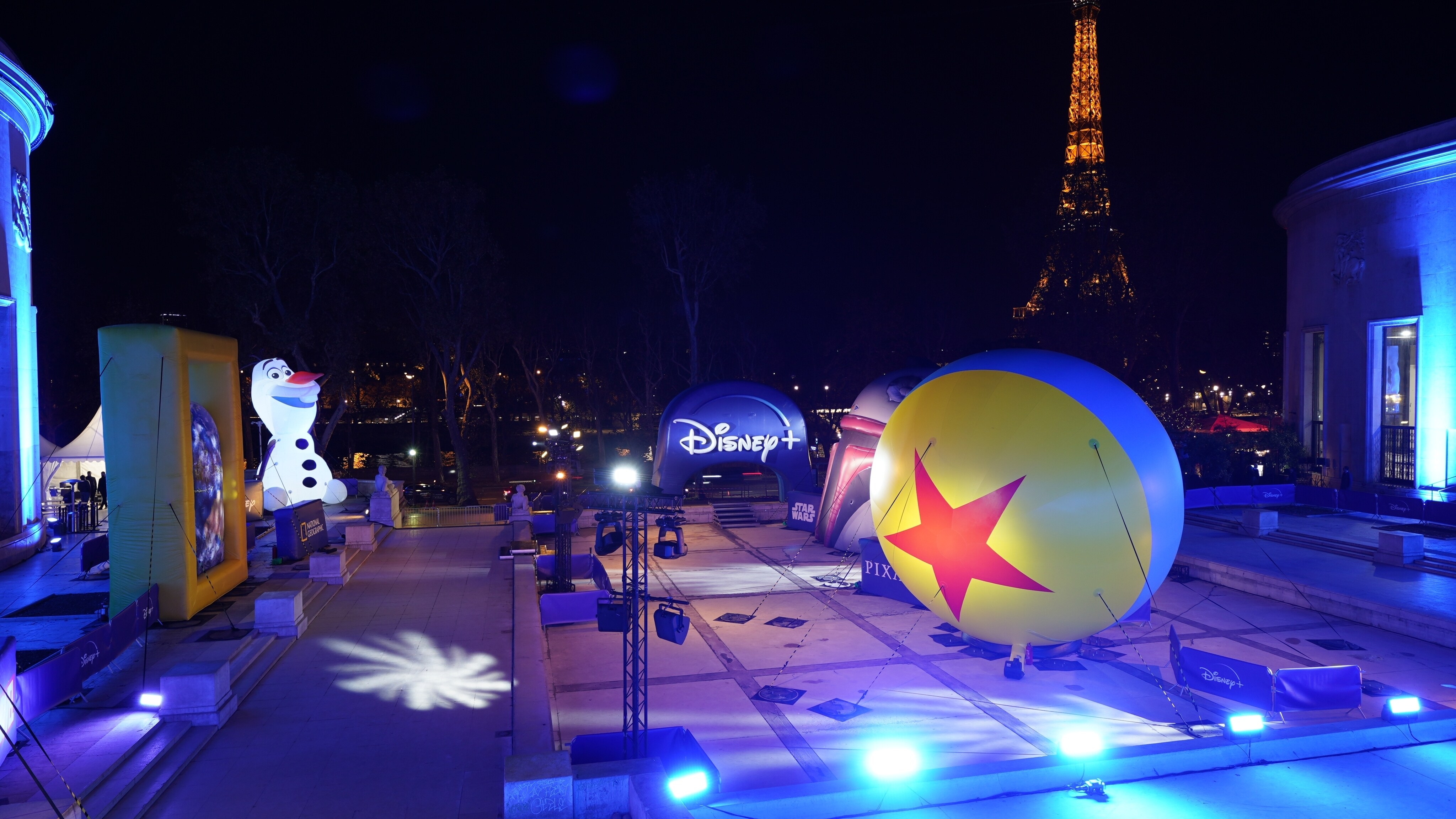 Disney+ Day Inflatable Balloon Tour - Paris