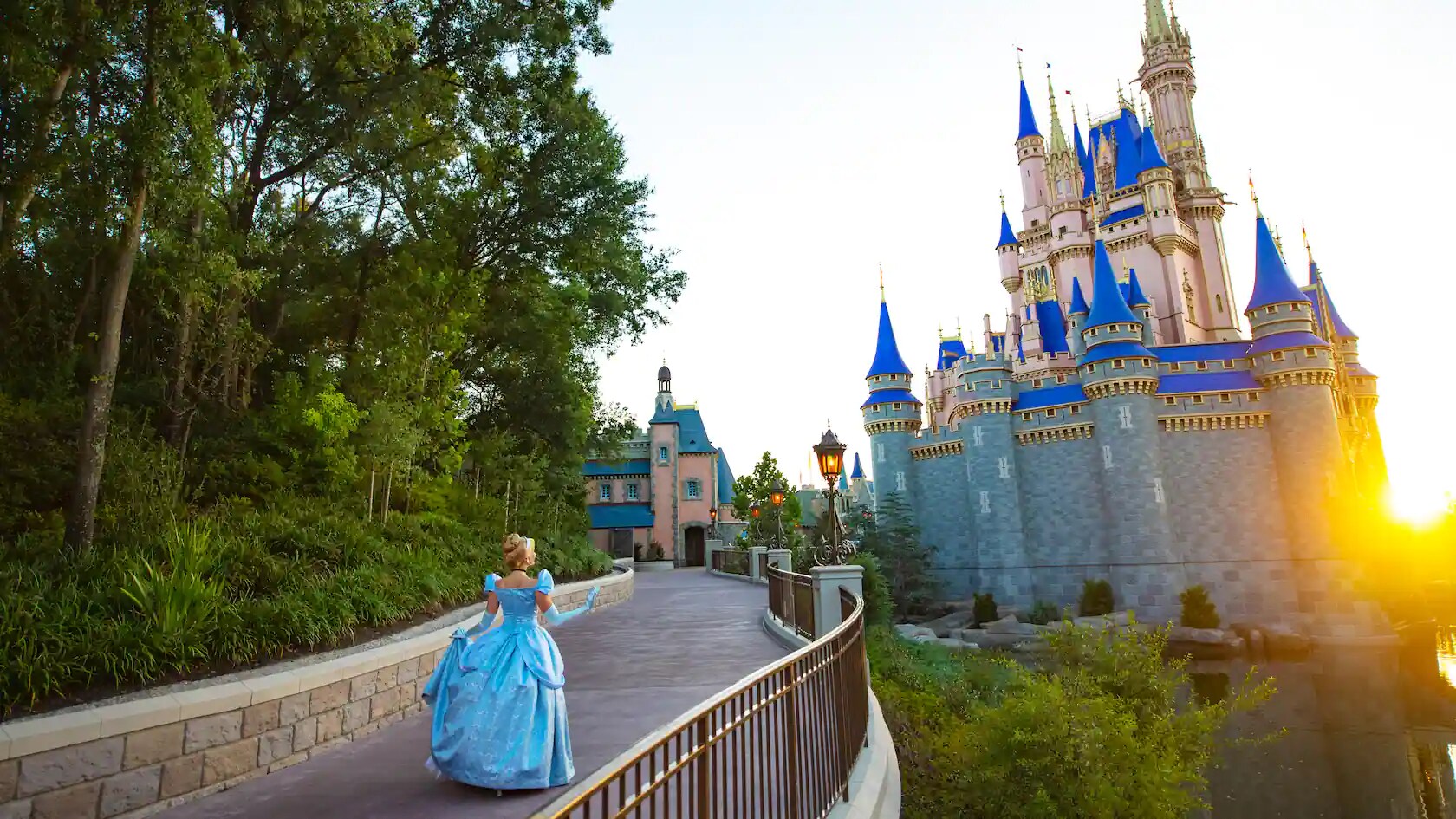 Las 3 curiosidades sobre el castillo de Cenicienta en Magic Kingdom | Disney  Latino