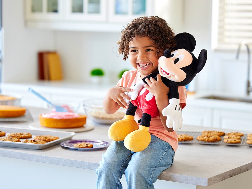 cg_disneystore_evergreenmickey