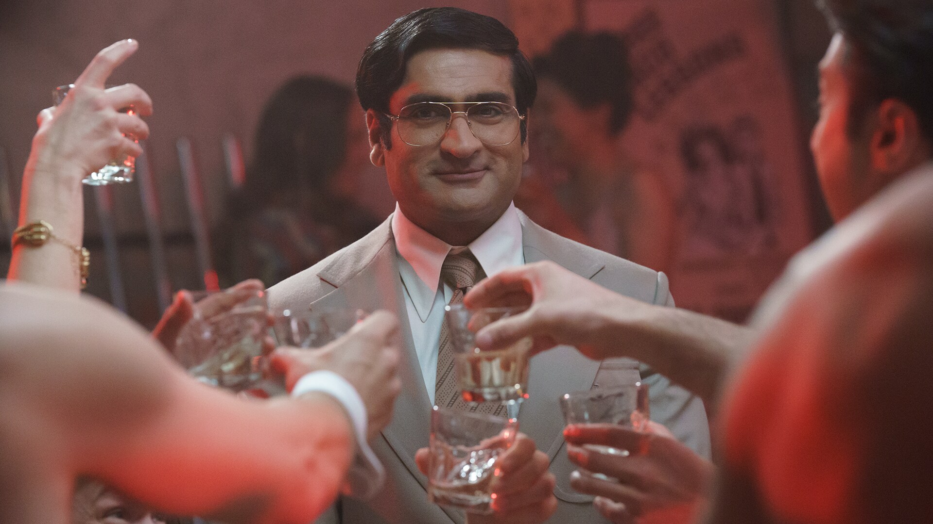 Quem é Kumail Nanjiani, o ator que interpreta Somme “Steve” Banerjee em 'Bem-Vindos ao Clube da Sedução'