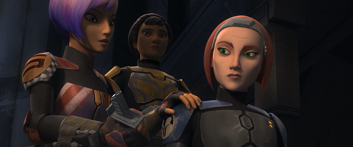 Sabine and Ursa Wren standing with Bo-Katan Kryze