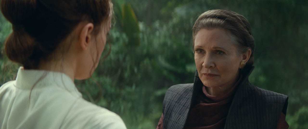 Leia with Rey on Ajan Kloss