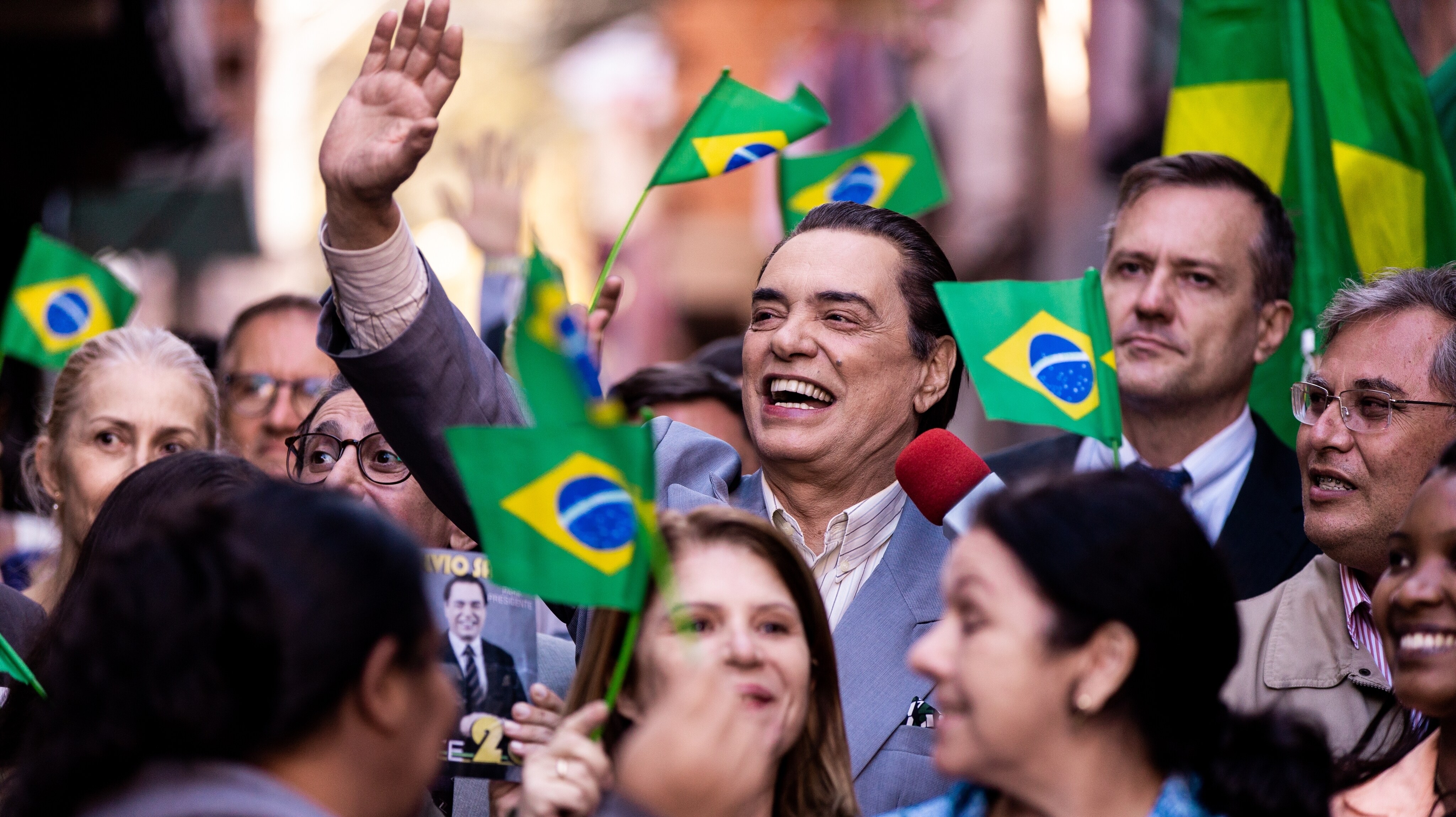 'O Rei da TV': é verdade que Silvio Santos foi candidato a presidente?