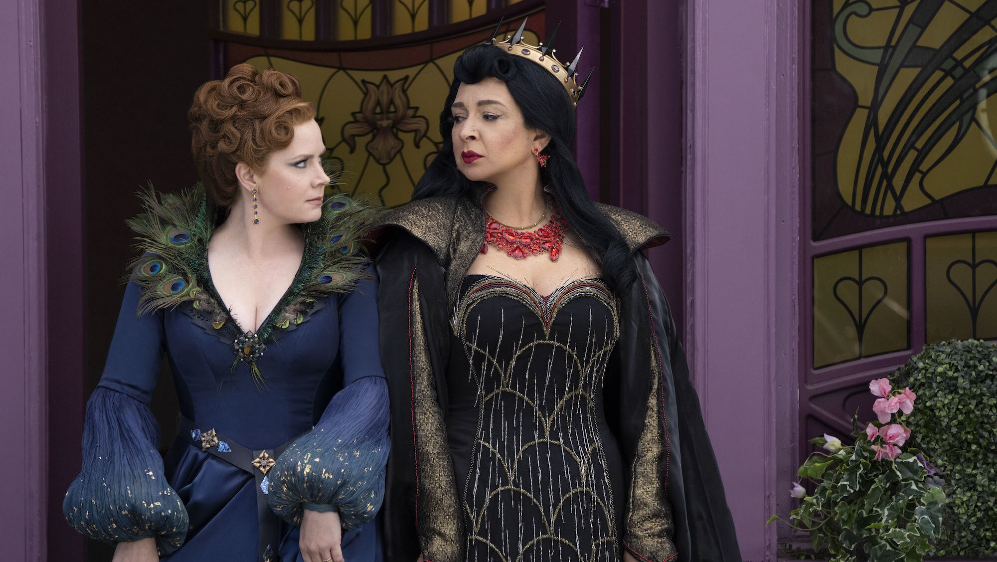 (L-R): Amy Adams as Giselle and Maya Rudolph as Malvina Monroe in Disney's live-action DISENCHANTED, exclusively on Disney+. Photo by Jonathan Hession. © 2022 Disney Enterprises, Inc. All Rights Reserved.