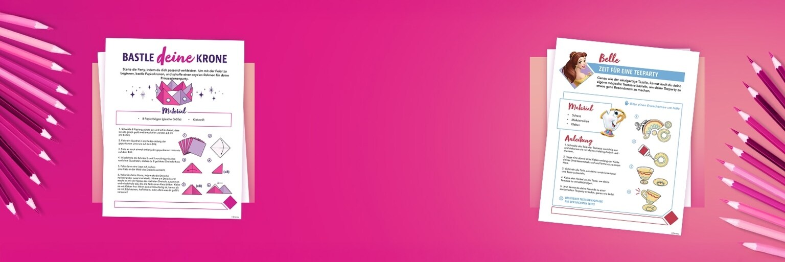 Arbeitsblätter mit Disney-Prinzessinnen-Motiven auf rosa Hintergrund, umgeben von Buntstiften.