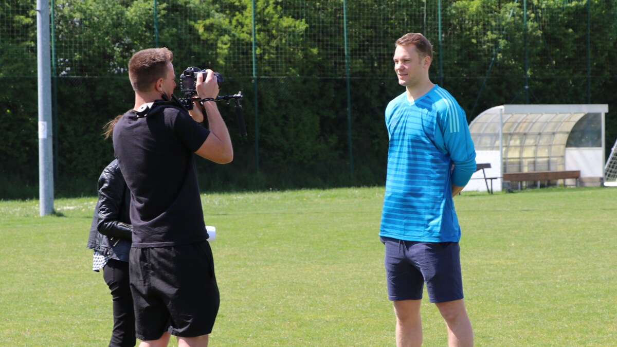 Manuel Neuer wird gefilmt