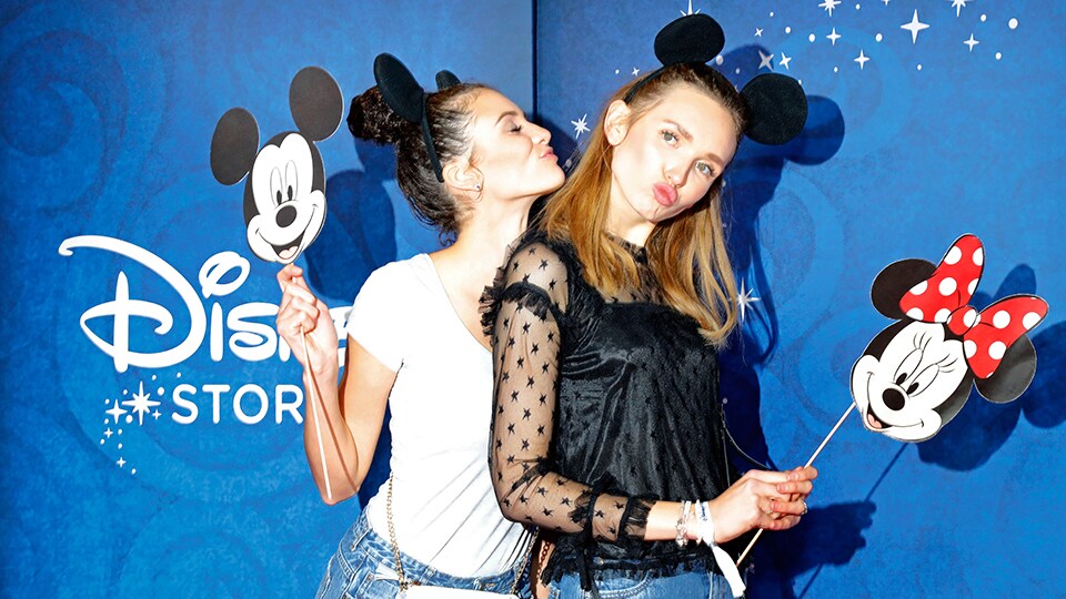 Zwei Models am Start: Betty Taube-Günter und Anna Wilken