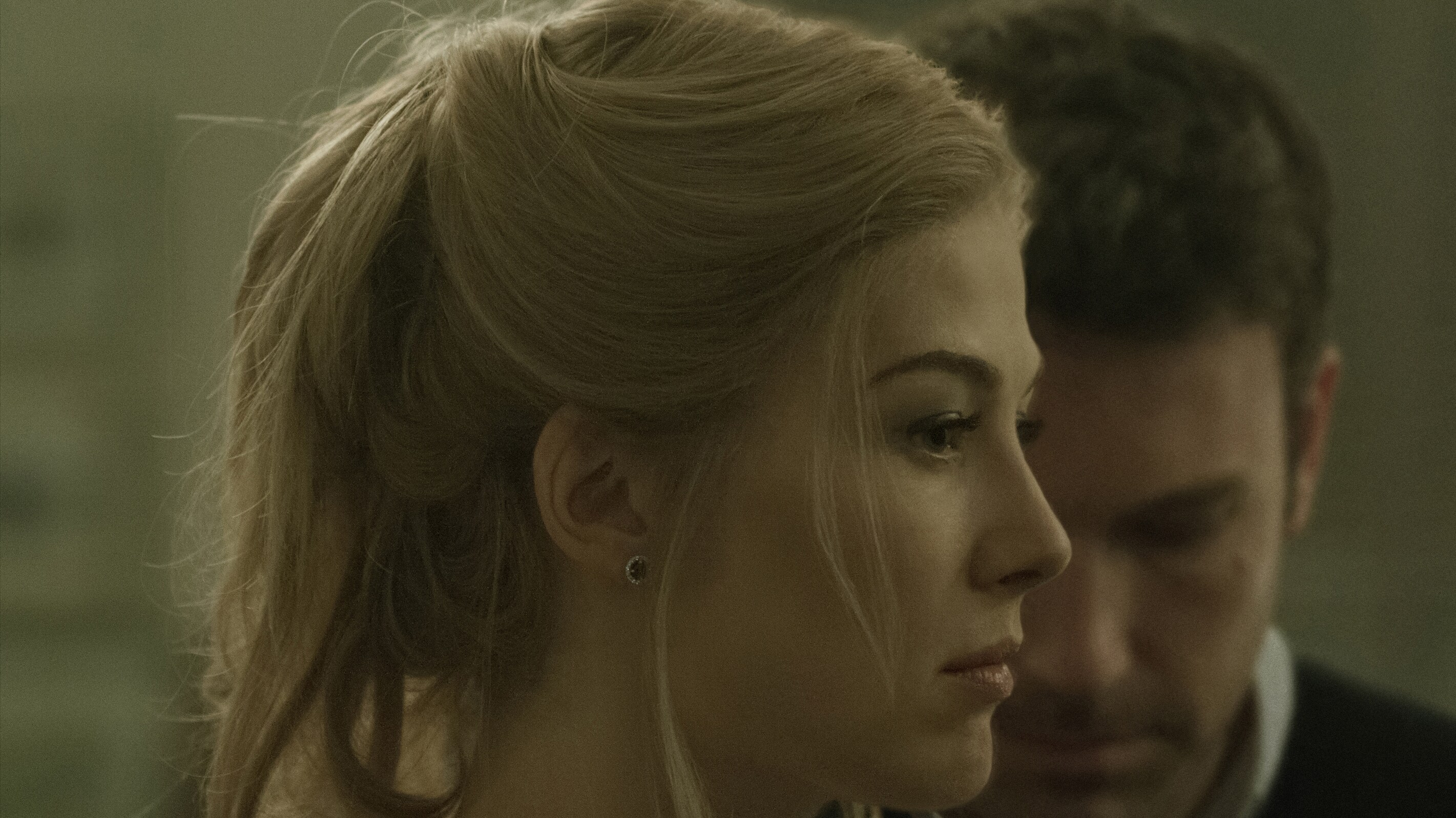 Garota Exemplar: onde ver online o filme de Ben Affleck e Rosamund Pike