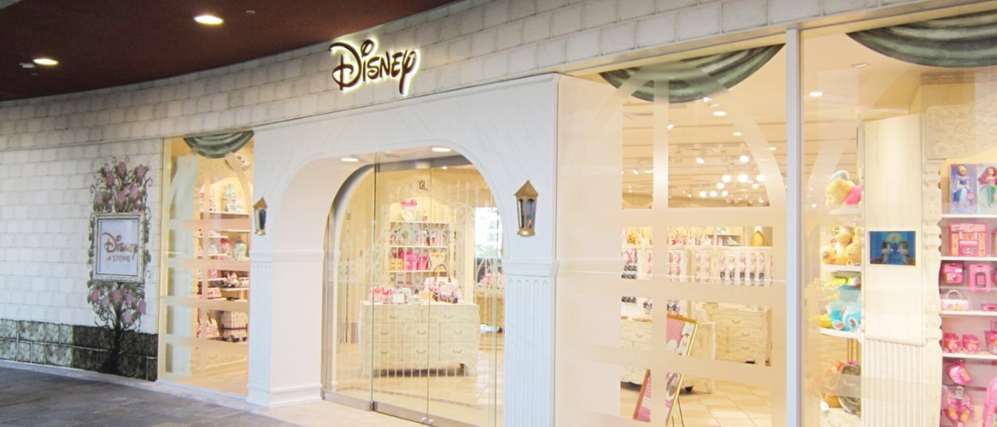 Hakata Canal City｜Store Info｜Disney Store｜Official Disney