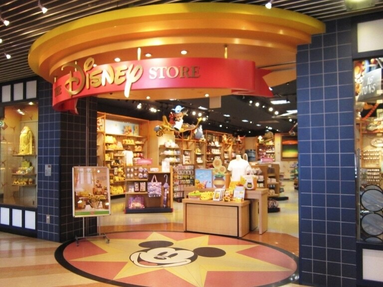 梅田HEP FIVE店｜店舗情報｜ディズニーストア｜ディズニー公式