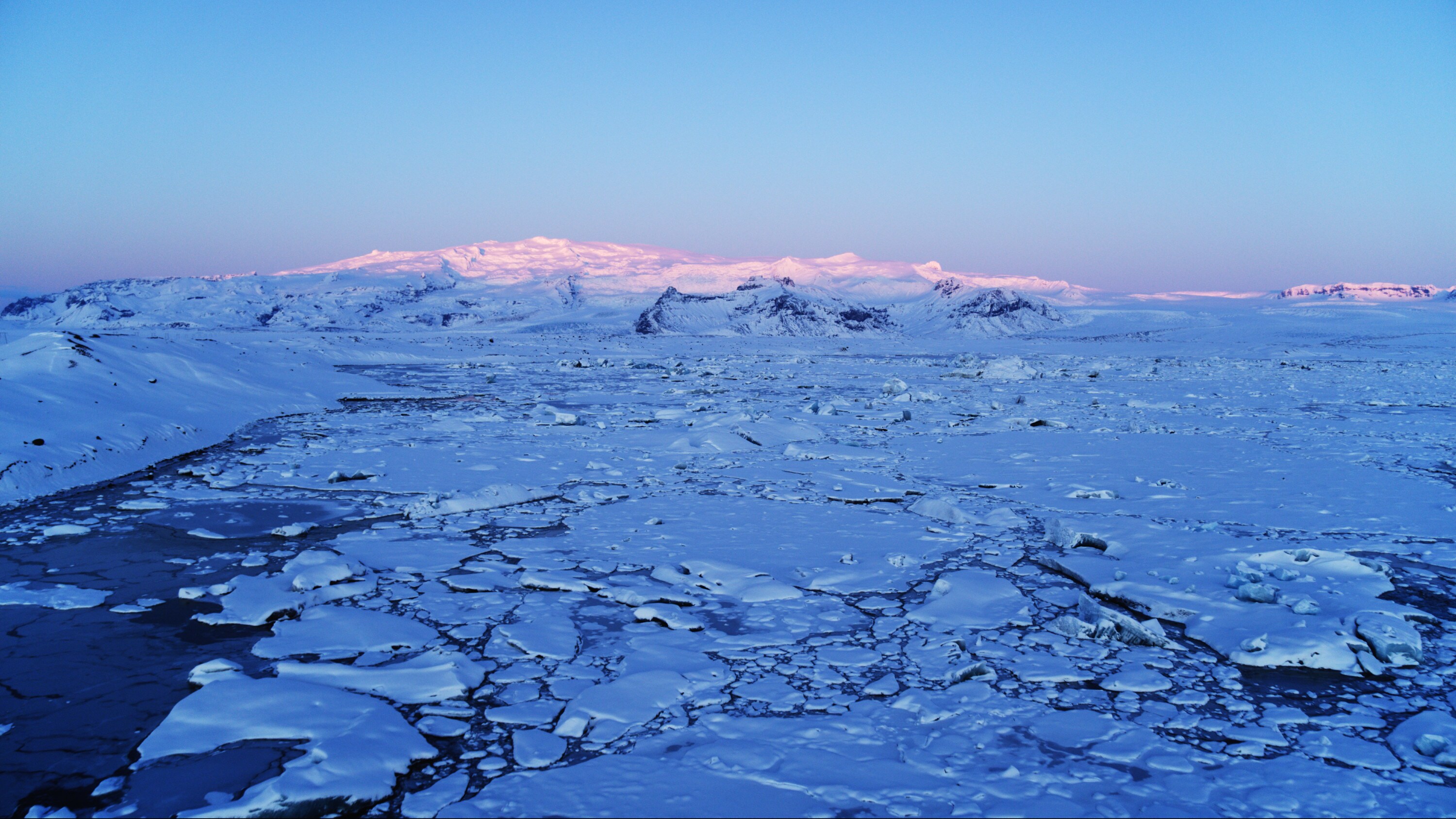 Jökulsárlón Lagoon at sunset. (National Geographic for Disney+)