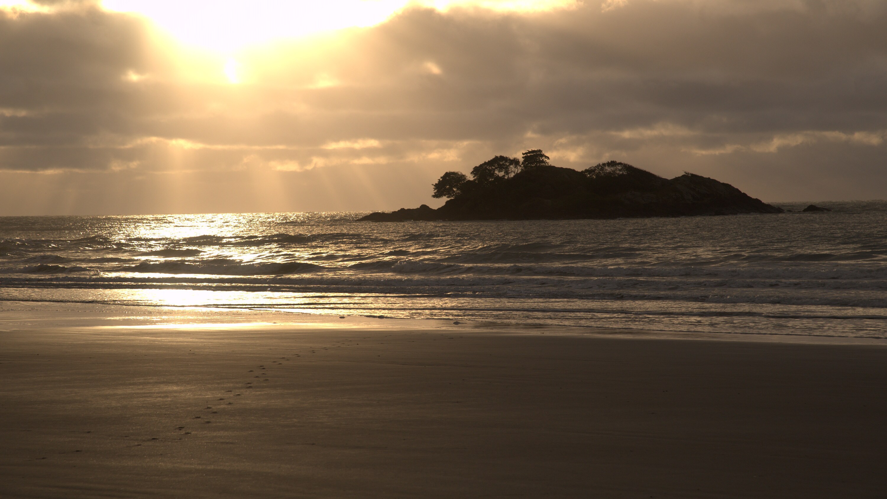 Sunrise as seen from North Stradbroke Island. (National Geographic for Disney+)