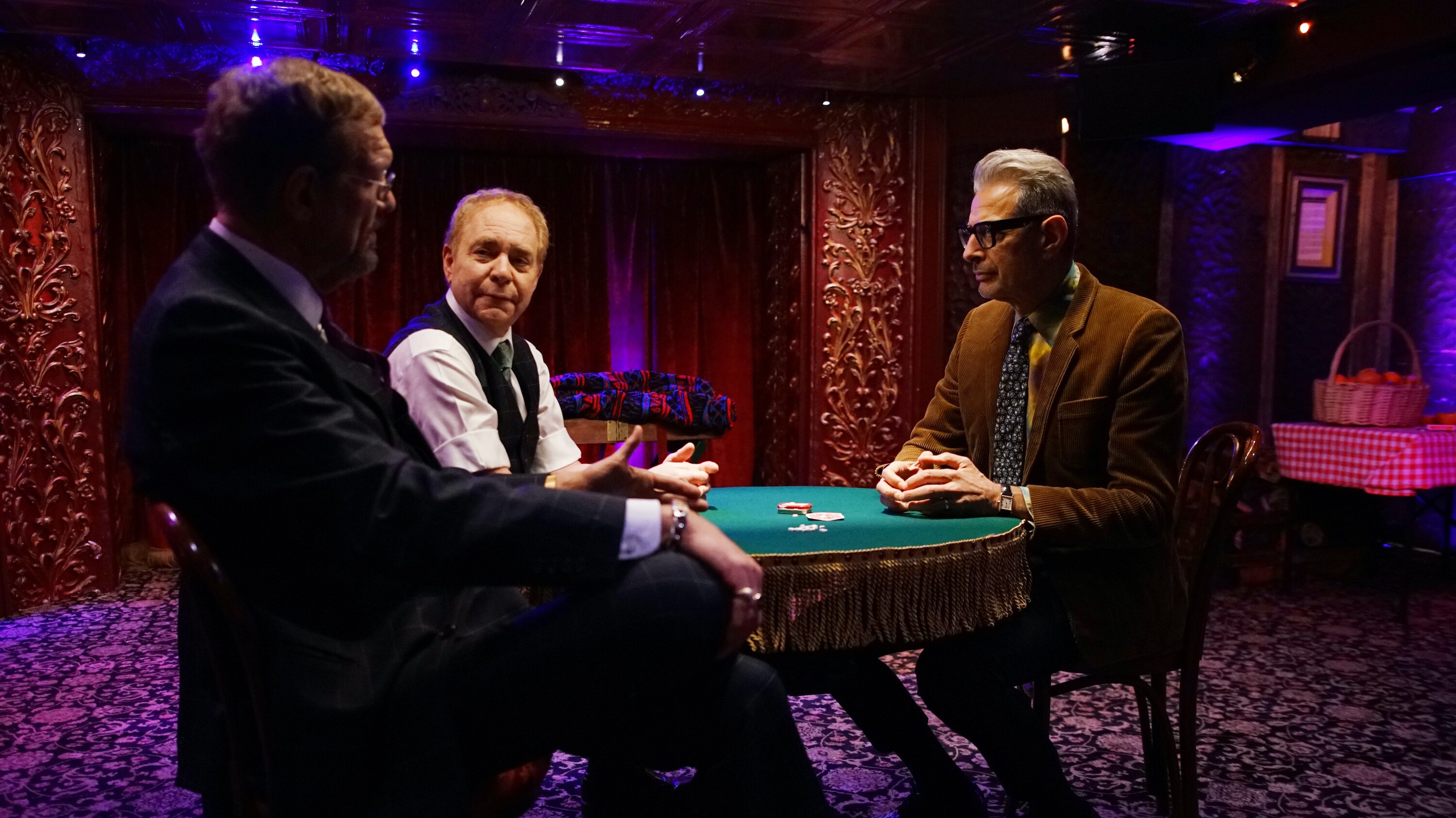 Los Angeles, CA - Jeff Goldblum (R) talks about magic with Penn (L) and Teller (center). (Credit: National Geographic)