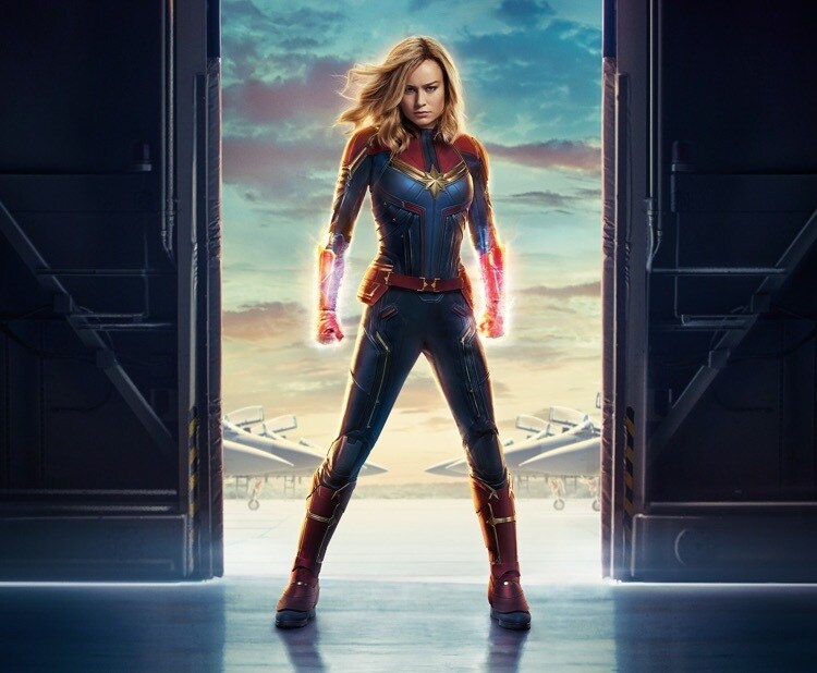 captain marvel glowing hands