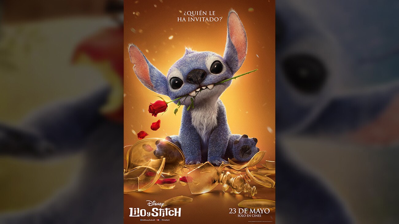  Imagen de Stitch sosteniendo una rosa entre sus dientes | ¿Quién invitó a este invitado? | Disney | Lilo & Stitch