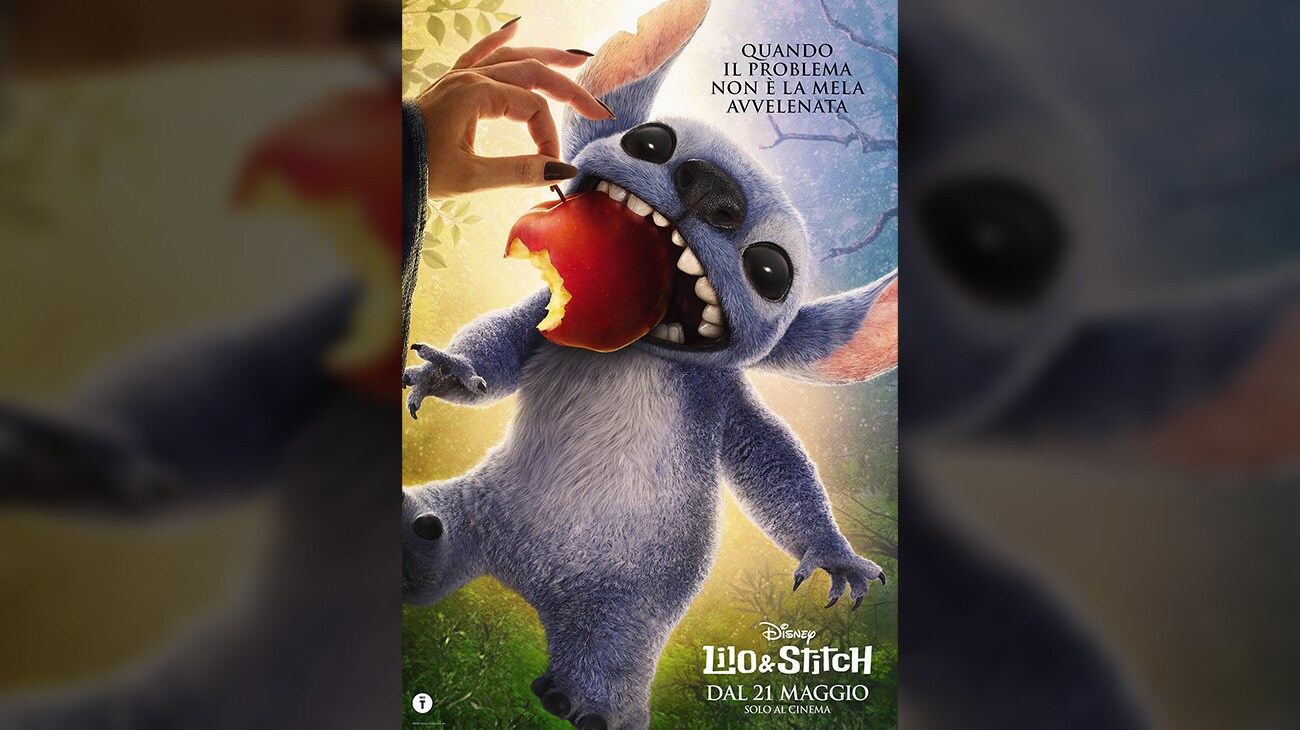 Immagine di Stitch che addenta una mela. | Non solo un'altra mela marcia. | Disney | Lilo & Stitch