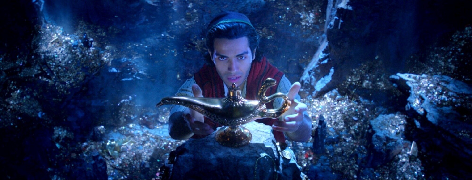 Aladdin afferra la lampada
