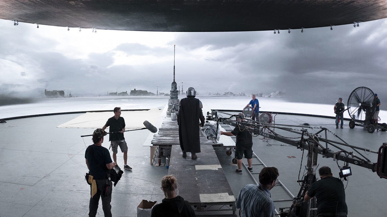 Behind the scenes of The Mandalorian 
