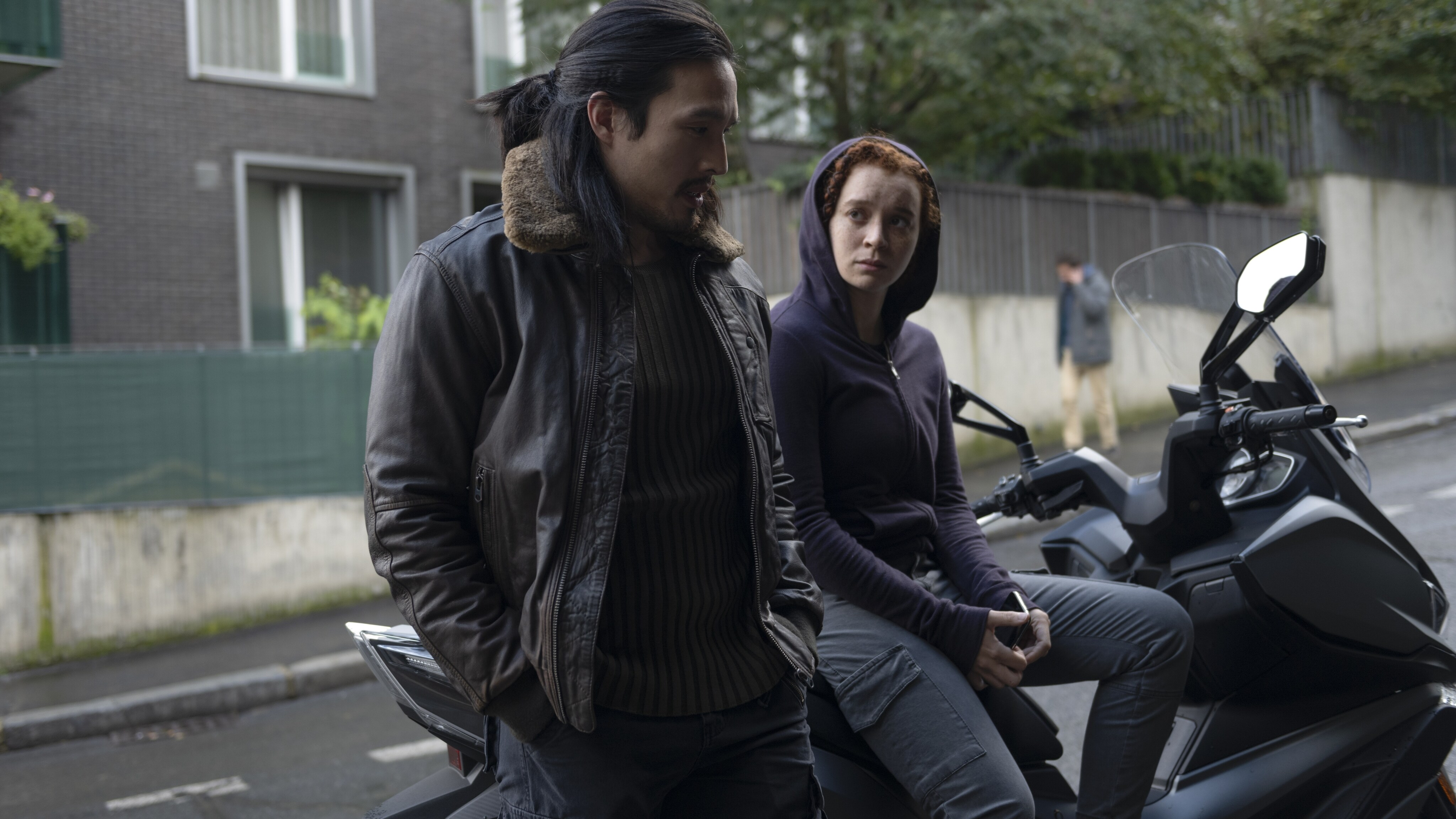 (L-R): Dovich (Desmond Chiam) and Karli Morgenthau (Erin Kellyman) in Marvel Studios' THE FALCON AND THE WINTER SOLDIER exclusively on Disney+. Photo by Julie Vrabelová. ©Marvel Studios 2021. All Rights Reserved. 