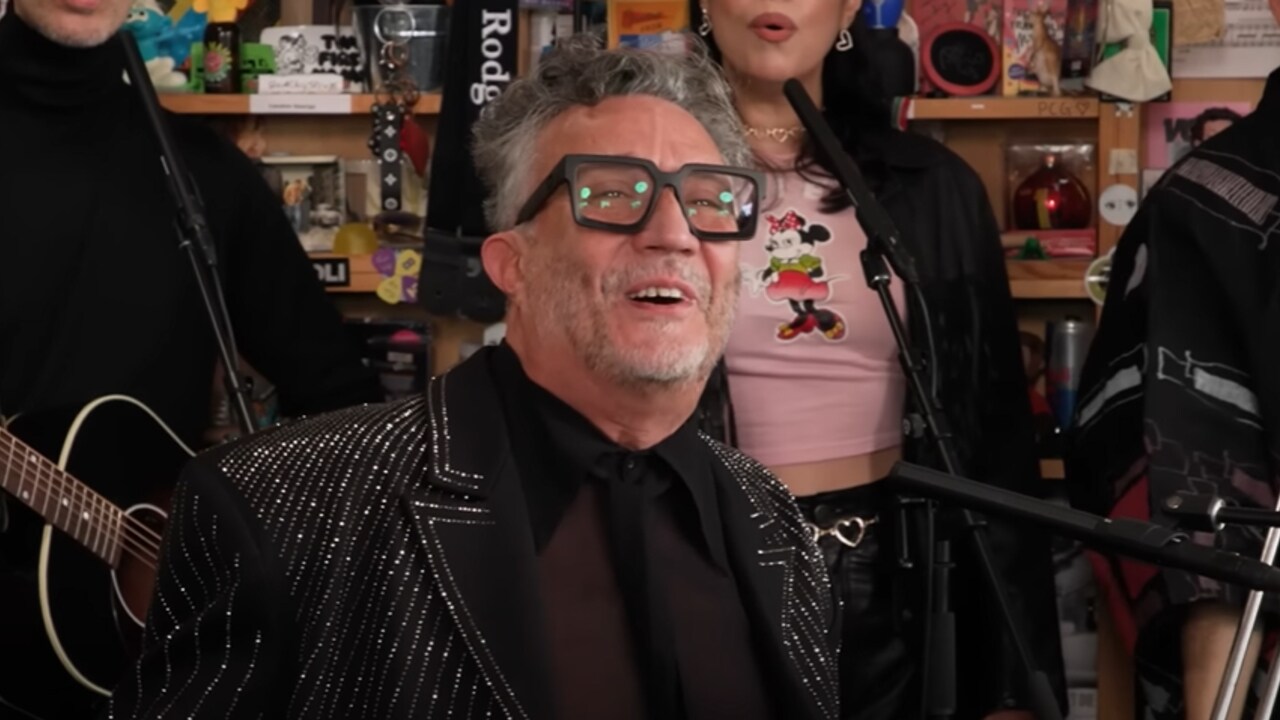 Fito Páez brilla en el Tiny Desk como parte del Mes de la Herencia Hispana