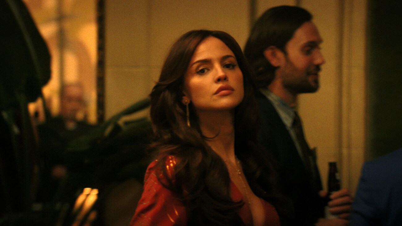 Eiza González as Alice in 20th Century Studios' MIKE & NICK & NICK & ALICE. Photo courtesy of 20th Century Studios. © 2026 20th Century Studios. All Rights Reserved.
