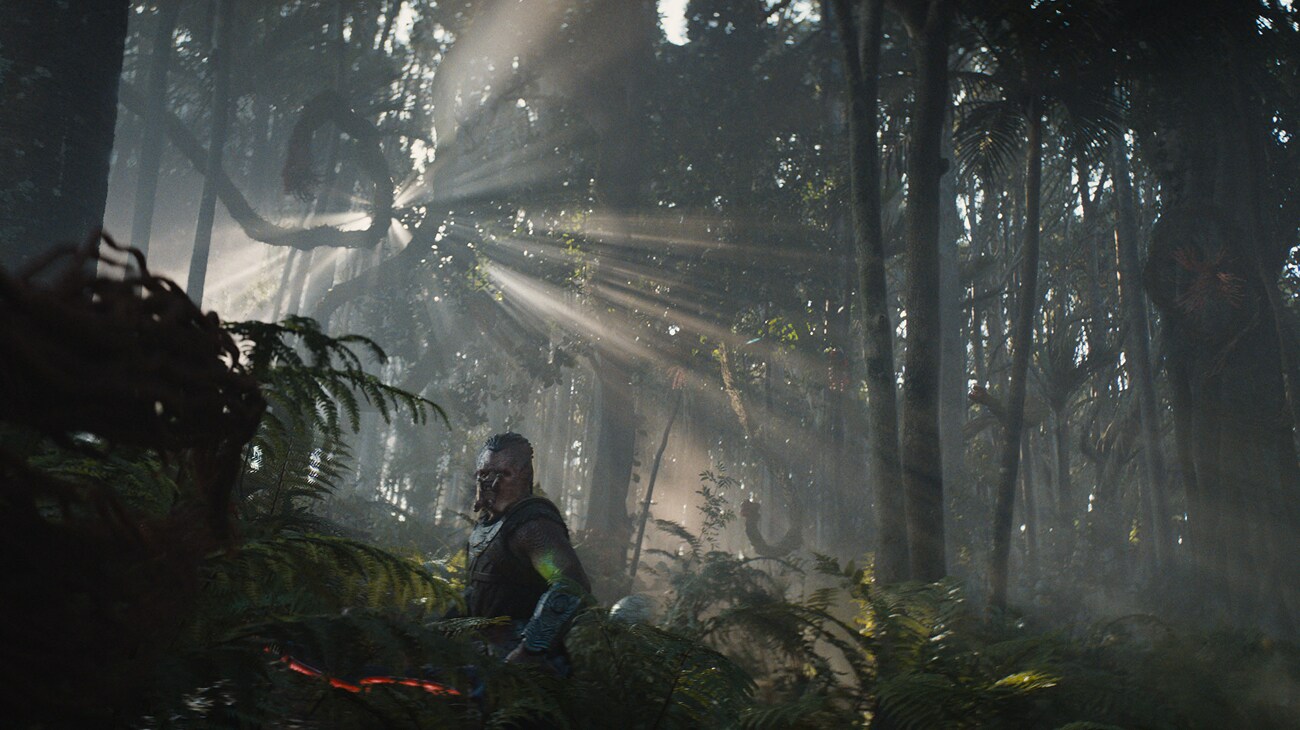 Dek (Dimitrius Schuster-Koloamatangi) in 20th Century Studios' PREDATOR: BADLANDS film. Photo courtesy of 20th Century Studios. © 2025 20th Century Studios. All Rights Reserved.