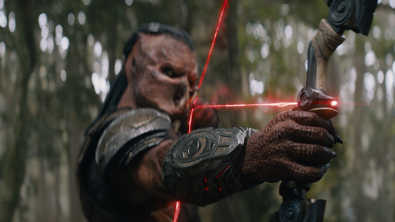 Dek (Dimitrius Schuster-Koloamatangi) in 20th Century Studios' PREDATOR: BADLANDS film. Photo courtesy of 20th Century Studios. © 2025 20th Century Studios. All Rights Reserved.