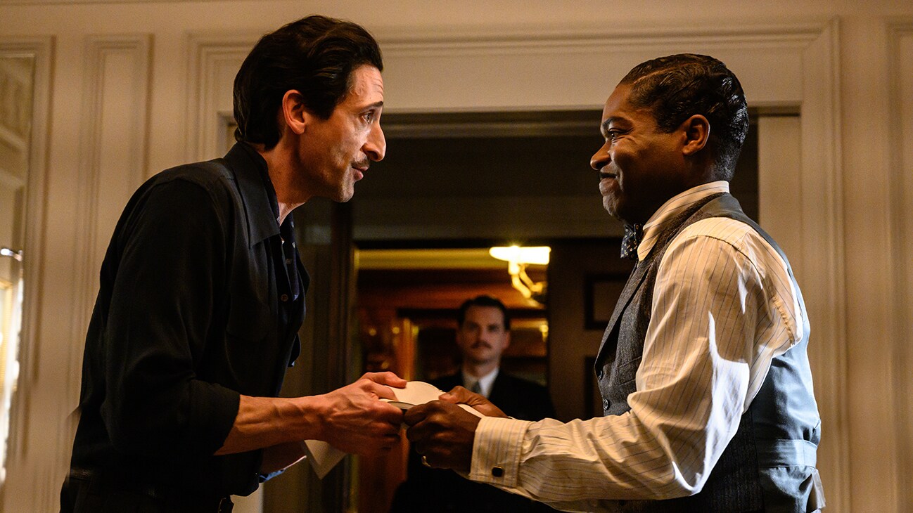 Leo Kopernick (actor Adrien Brody) and Mervyn Cocker-Norris (actor David Oyelowo) from the Searchlight Pictures movie, "See How They Run".
