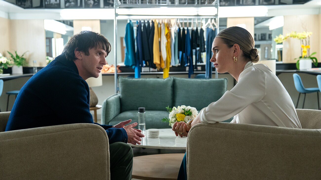 (L-R) Dan Stevens as Andrey and Lily James as Whitney Wolfe Herd in 20th Century Studios' SWIPED. Photo by Hilary Bronwyn Gayle. © 2025 20th Century Studios. All Rights Reserved.