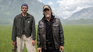 Jacob Elordi y Josh Brolin en La constelación del perro