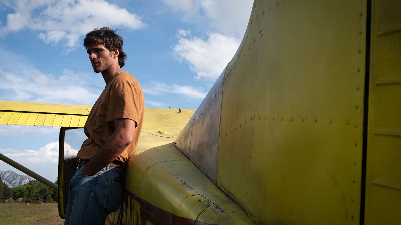 Jacob Elordi as Hig in 20th Century Studios' THE DOG STARS. Photo by Fabio Lovino. © 2026 20th Century Studios. All Rights Reserved.