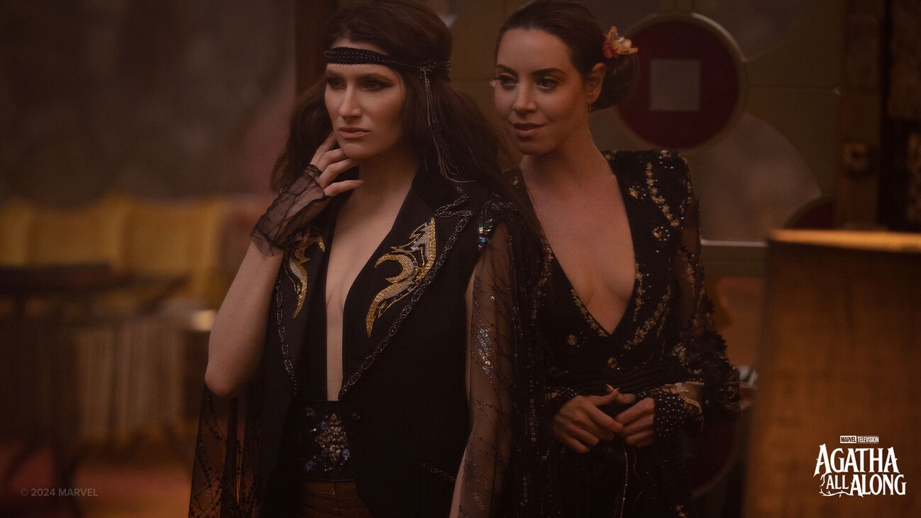 (L-R) Agatha Harkness (Kathryn Hahn) and Rio Vidal (Aubrey Plaza) in Marvel Television's AGATHA ALL ALONG, exclusively on Disney+. Photo by Chuck Zlotnick. © 2024 MARVEL.	